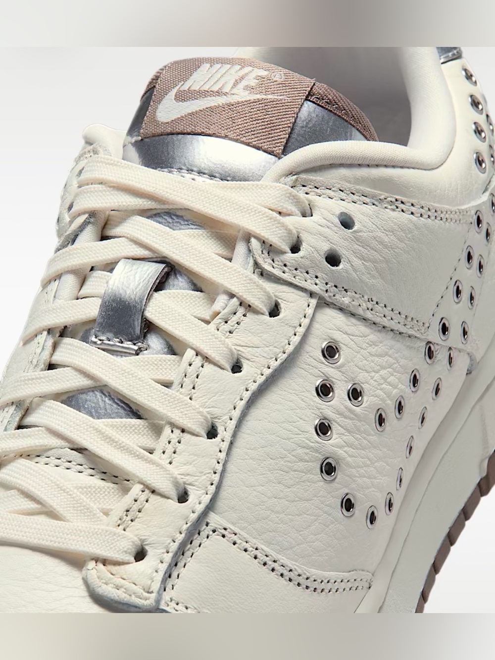 NIKE WOMEN’S DUNK LOW